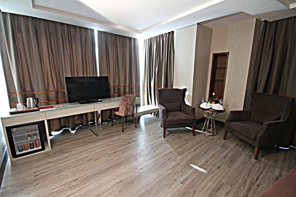 B Business Hotel & Spa Анталія Екстер'єр фото